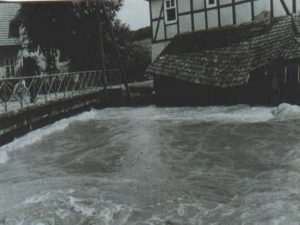 Welda Hochwasser 1965 - alte Brücke