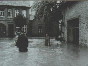 Welda Hochwasser 1965 - Busch Laden
